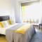 Ground floor 2 bed apartment La Duquesa with 5 pools and large terrace