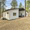 Broken Bow Cabin Luxe Outdoor Area and Hot Tub