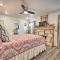 Boho Mountain Home Escape, Walk to Marina!