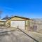 Boho Mountain Home Escape, Walk to Marina!