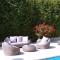 Studio dans villa de charme, piscine, proche plage