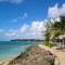 2 minute walk to Beach & Pool - Casual 2-Bed House home by Bluescape