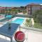 Family friendly apartments with a swimming pool Vrsi - Mulo, Zadar - 20732 - Vrsi