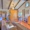 Cozy Story Book Barn Cottage with Scenic View - 朱利安