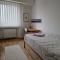 Fabulous family apartment, Beverly Hills Mall area