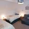 Port Side Brixham - Ideal seaside getaway - parking - wood-burner - dog friendly