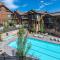 Walk to Skiing Exceptional Juniper Landing 4 BR+Den Private Hot Tub Panoramic Golf Course Views Pool - 帕克城