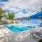 Cozy Blue house blocks from beach with Private Pool, BBQ, Backyard - Deerfield Beach