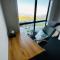 Queenstown Lake and Mountain View Retreat Free Wifi Free Street Parking