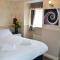 Lyndene Hotel