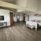 The Crown Lodges