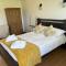 The Crown Lodges