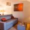 Logements calmes avec piscine, jardin et parking