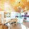 Laurel Lodge 6 with Hot Tub - Newton Stewart