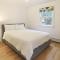 Woodland Hills Modern Cottage Minutes from Downtown Great Barrington - Ґрейт-Баррінґтон