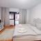 Penthouse Daniela - 3 Rooms in a Spacious Central Apartment - 特尔古穆列什
