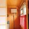 Cosy Private Cabin with parking in good location
