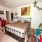 Small pet friendly, Pool and Gym Apartment - San Miguel de Allende