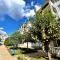 Bravo 5 Holiday Home