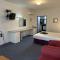 Statesman Motor Inn