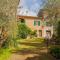 [Swimming pool with view] Tenuta la Macinaia - Castello di Montalto