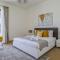 HiGuests - Stylish Waterfront Apartment With Pool in La Mer - دبي