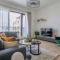 HiGuests - Stylish Waterfront Apartment With Pool in La Mer - دبي