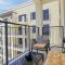 HiGuests - Stylish Waterfront Apartment With Pool in La Mer - دبي