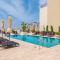 HiGuests - Stylish Waterfront Apartment With Pool in La Mer - دبي