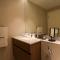 HiGuests - Stylish Waterfront Apartment With Pool in La Mer - دبي
