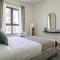 HiGuests - Stylish Waterfront Apartment With Pool in La Mer - دبي