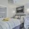 The Apartment - Ground Floor - Luxury for up to 4 guests near Open Air Theatre and North Bay - Scarborough
