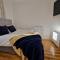 Flat 5. Modern studio apartment, Tynte Hotel, Mountain Ash - Quakers Yard