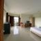 Tha-ruea Residence
