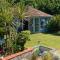 We are Unique ! Only 4 min level walk to Beach, Pubs, Shops, Restaraunts, Fab htd Pool, Hottub, Games room, BBQ's,Tranquil gardens, Bassets Acre, Just six Beautiful 1 to 3 bedroom Historic apartments with Free Parking and upgraded WiFi - Portreath