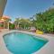 House with Heated Pool and Grill - Walk to Beach! - جزيرة ماركو