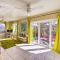 House with Heated Pool and Grill - Walk to Beach! - جزيرة ماركو