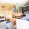 Penthouse 3-bedroom apartment, mountain views, large terrasse, piste access