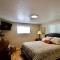 Centrally Located Redmond Retreat with Pool Table - ريدموند