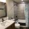 Beautiful, well-stocked home - sleeps 7!