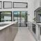 Tiino Villa with Heated Pool Clifton Beach