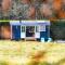 Nutkins Luxury Shepherd Hut with hot tub close to Lyme Regis - Uplyme