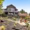 Bend Oregon mountain mansion luxury