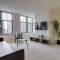 Upscale Comfort Next to Metro and Dining