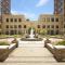Upscale Comfort Next to Metro and Dining