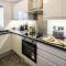2 Bed Townhouse with Free Parking