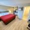 Econo Lodge Inn & Suites