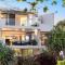 Pandanus Beach House - Direct Beach Access