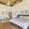 Han Solos Hideout Luxe Houston Home with Pool! - Houston