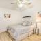 Han Solos Hideout Luxe Houston Home with Pool! - Houston